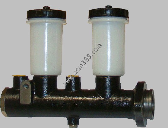 Цилиндр главный гидравлических тормозов (для а/м УАЗ-3741, 3151; 2 бачка)